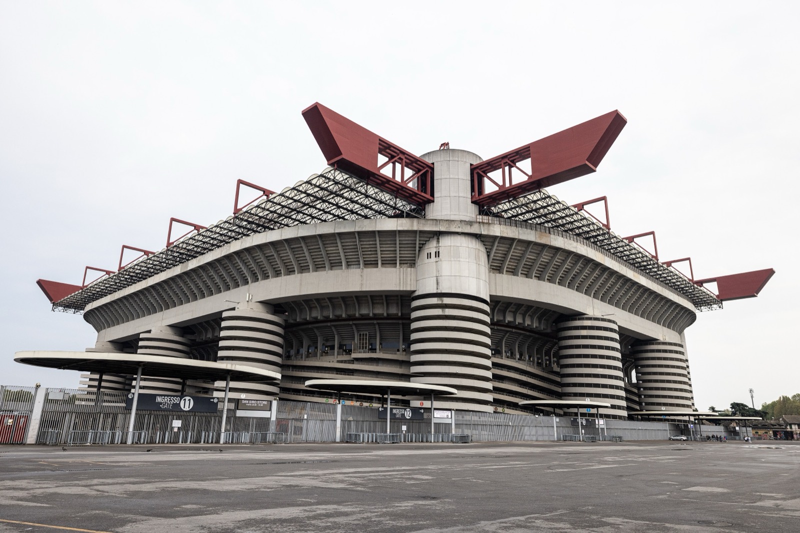 Lo stadio Giuseppe Meazza visto da fuori
